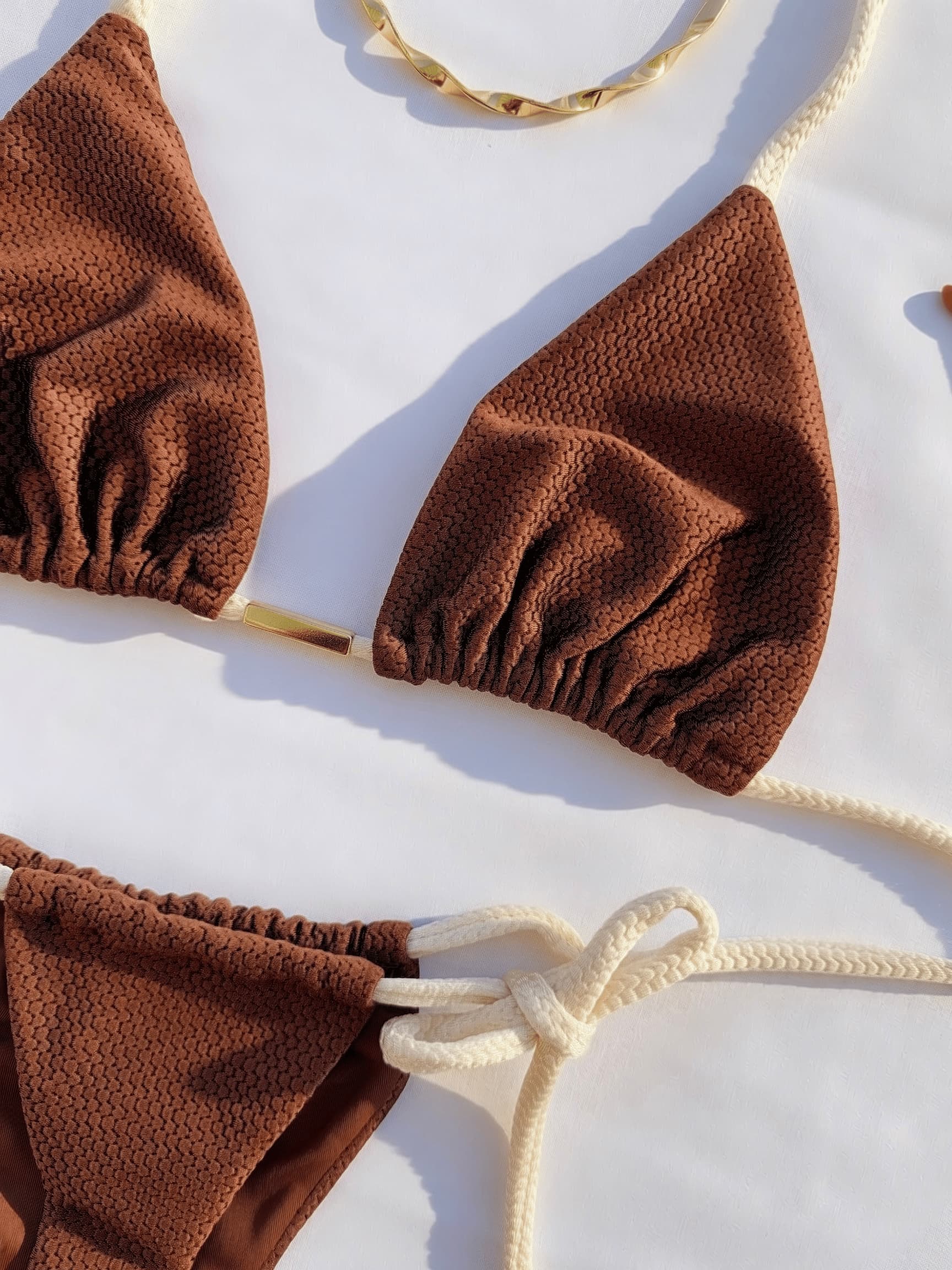 Bikini Clásico Marrón Texturizado